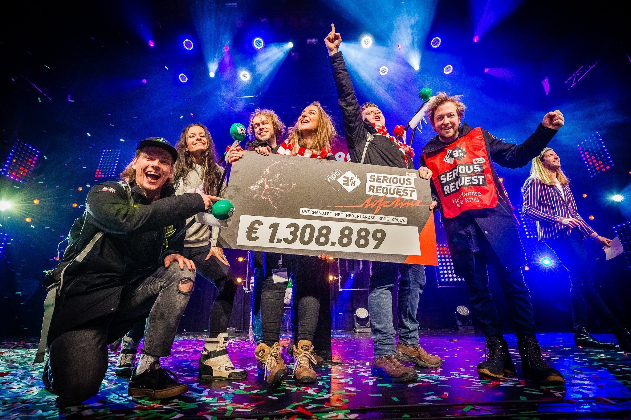 helling Verduisteren Stevenson Eindstand Serious Request: Lifeline 2018 loopt op tot 1,4 miljoen euro -  RadioFreak.nl