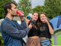 3FM maakt live-uitzendingen vanaf Lowlands zonder studio NPO 3FM op een festival