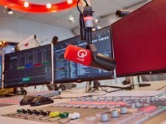 Rechter bekritiseert Commissariaat vanwege toekenning ‘Qmusic-kavel’ in de Randstad Studio van Qmusic