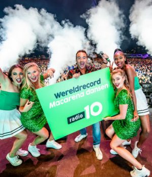 Gerard Ekdom verbreekt wereldrecord Macarena-dansen Gerard Ekdom wereldrecord Macarena-dansen