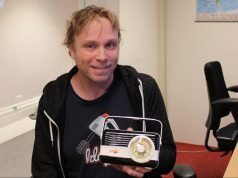 Matijn Nijhuis: “Ik wilde helemaal niet naar RTL” Matijn Nijhuis met zijn RadioFreak Award