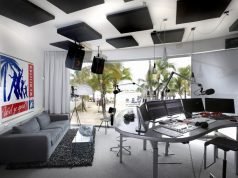 Michiel Zwartepoorte vervangt Desmond Baidjoe in de ochtend van Dolfijn FM