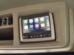 Boeren luisteren weinig naar publieke radiozenders Radio in de trekker