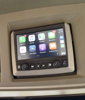 Boeren luisteren weinig naar publieke radiozenders Radio in de trekker