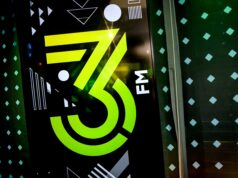 Mark van der Molen en Mai Verbij deze zomer in de ochtend van 3FM Logo 3FM