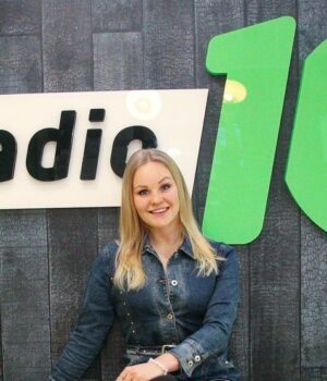 Nieuwslezer Iris Schut van Qmusic naar Radio 10