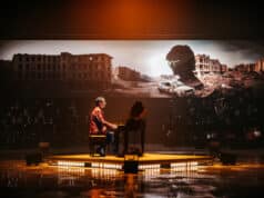 Bart Arens opent 25e Top 2000 met mash-up van 50 nummers