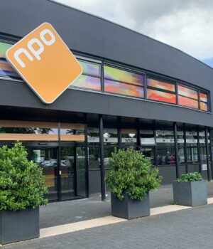 Publieke omroep op de schop: omroepen gaan op in omroephuizen