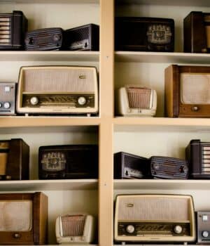 Radio 538 groeit in doelgroep 20-49 jaar, Qmusic blijft nummer 1 Een heleboel oude radio's