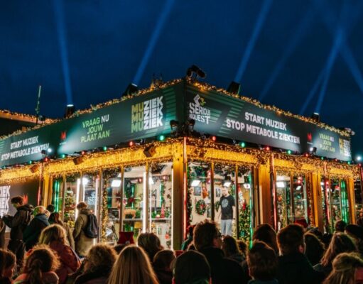 NMO corrigeert luistercijfers: half miljoen luisteraars minder voor 3FM in week 52 Glazen Huis in Zwolle