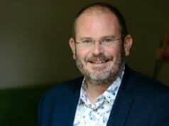 Renzo Veenstra is tijdelijk hoofdredacteur bij twee regionale omroepen