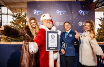 Sky Radio en bakker breken wereldrecord met grootste kerststol ooit